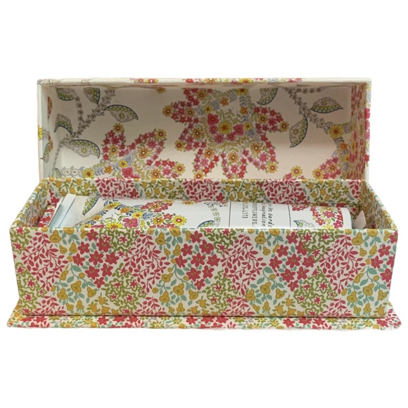 SOLD - Library of Flowers Honeycomb Hand Cream 2.3 oz Coco Butter New Sealed - Picture 3 of 11